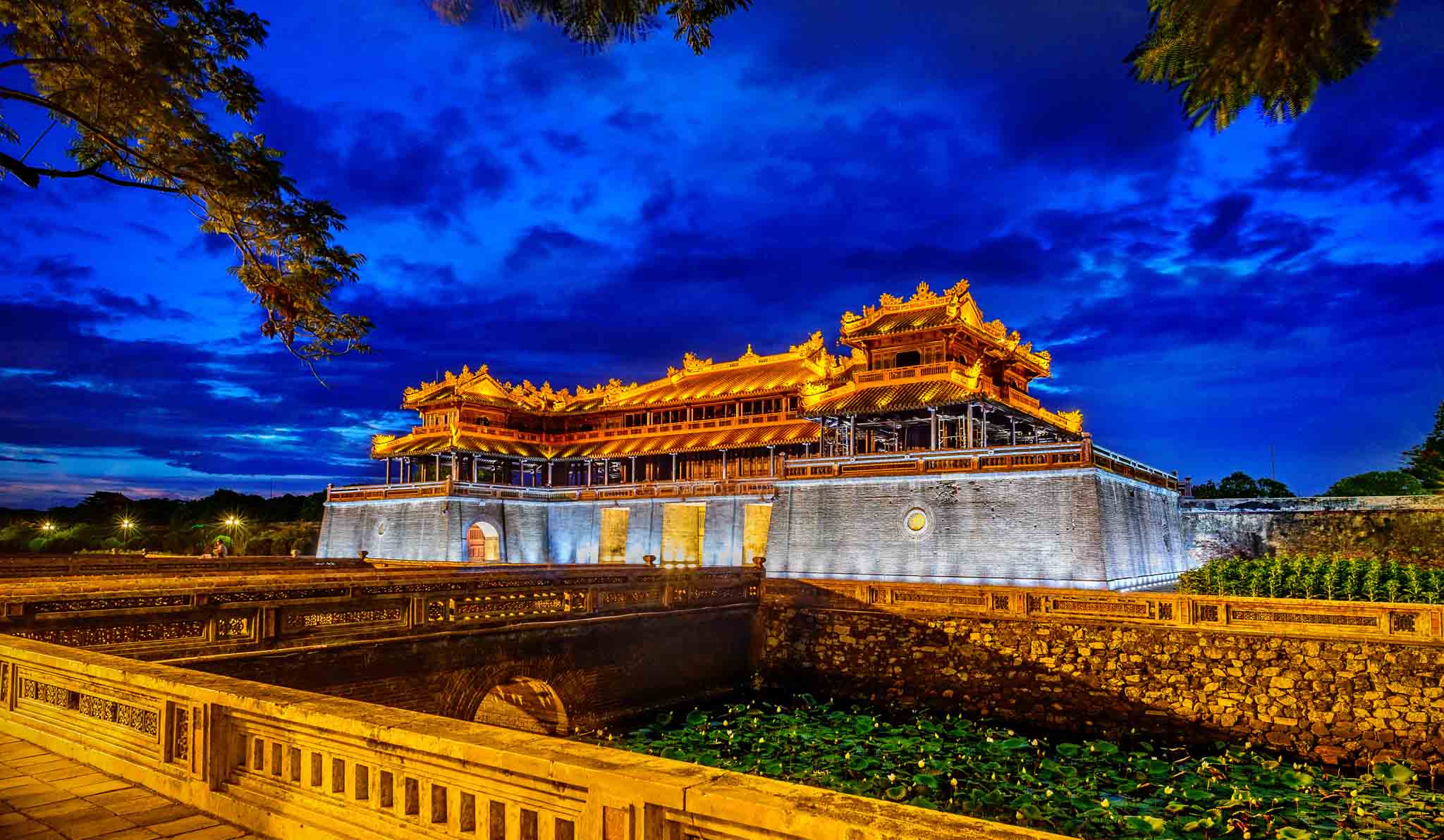 Ninh Binh Hue private transfer with Tam Le as your tour guide